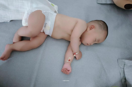 鞍山三个月宝宝抬头不稳